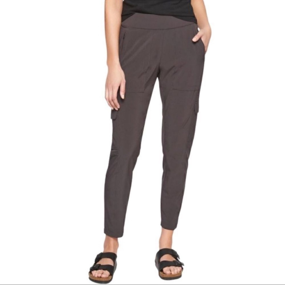 NWOT ATHLETA Chelsea Cargo Pants Onyx Grey 594971 Size 12 Performance Travel